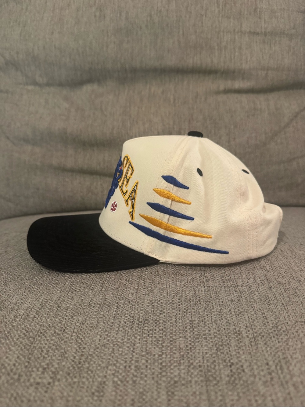 Chelsea FC Hat - Picture 2 of 3